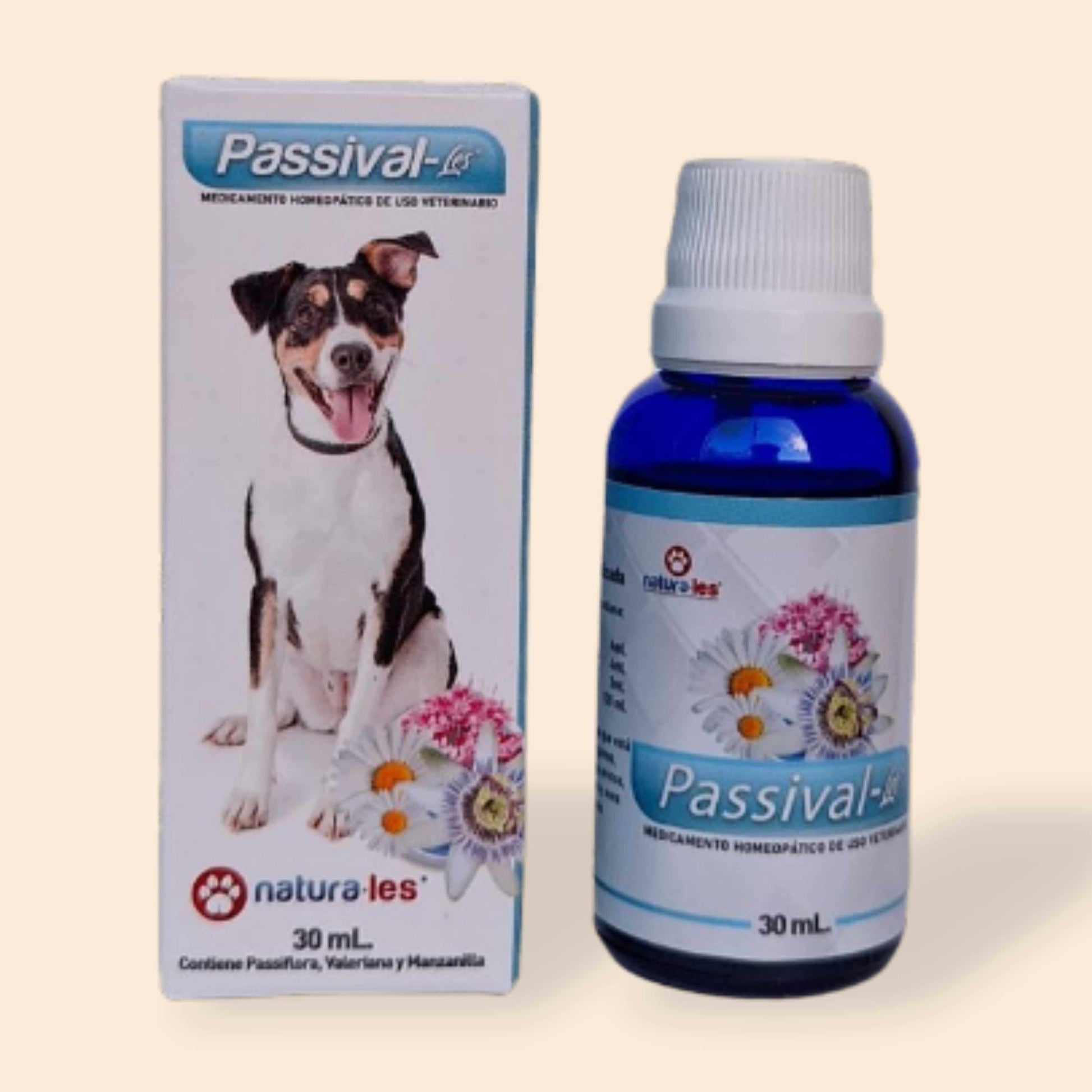 Frasco de PASSIVAL-LES de Natura-les, Ansiolítico no hipnótico ni sedante de acción inmediata. Indicado en procesos donde está
comprometido el normal comportamiento de los animales; en mascotas agresivas, hiperactivas,
difíciles de manejar, en la agresividad post-parto en hembras, hiperexitabilidad por detonaciones o
tormentas eléctricas, nerviosismo en pista de animales de exposición, nerviosismo en el transporte